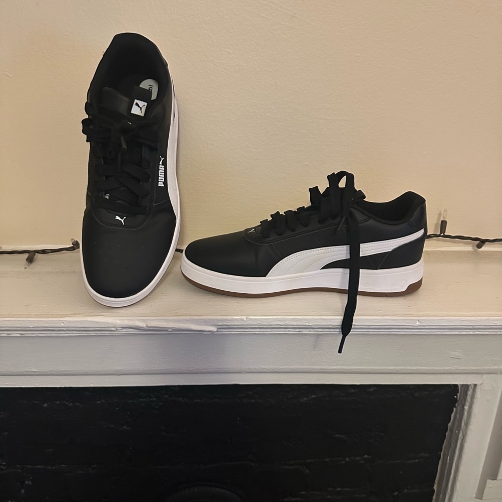 Puma Black Sports Sneakers Women’s 9 Men’s 7
